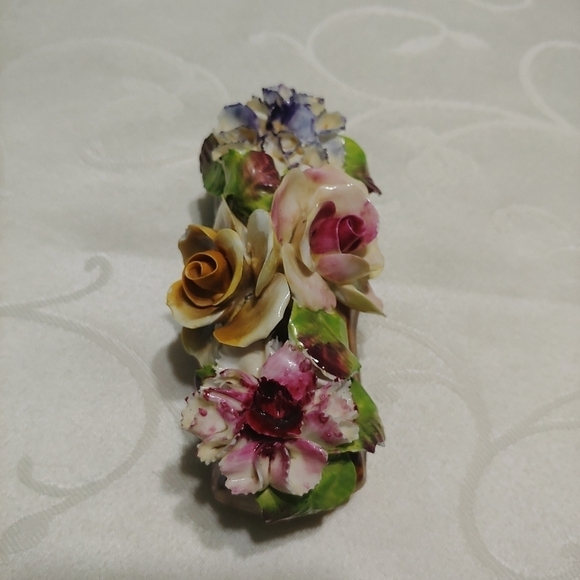 Thorley Bone China Log w/Flowers - Picture 5 of 10